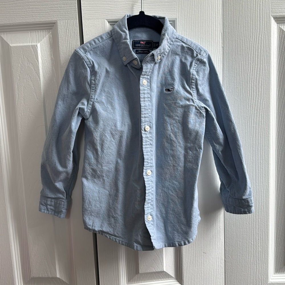 Boys size 4 vineyard vines button down Oxford shirt
